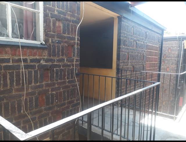3 BEDROOM APARTMENT FOR SALE IN RUSTENBURG CENTRAL